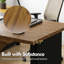 Bureau de direction en L avec prises de courant, tiroirs, armoire éclairée, bureau moderne avec tablettes ouvertes, bureau d'ordinateur-961832703