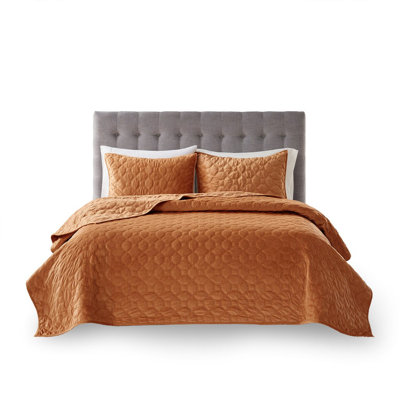 Gayle 3-Piece Casual Geometric Velvet Quilt Set