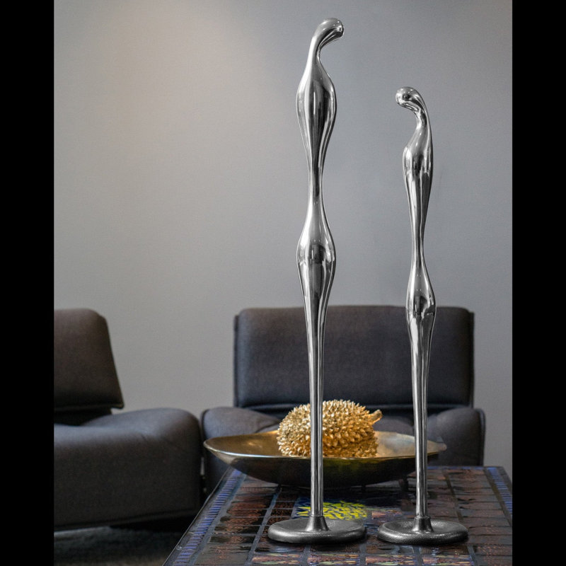 Sculpture Emma, H 35,5 po x l 6,7 po x P 2 po