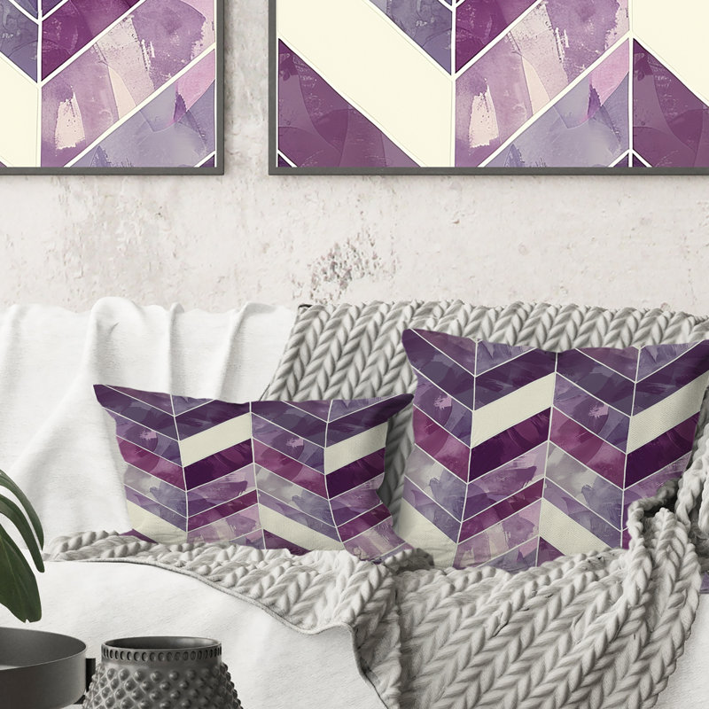 Coussin décoratif traditionnel à chevrons mauve et beige II, H 16 po x l 16 po