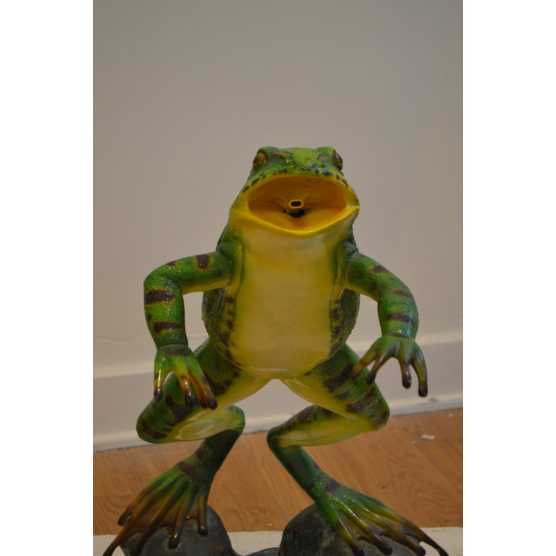 Fontaine en bronze à statue de grenouille sauteuse en bronze - Taille: L 19 po x l 12 po x H 22 po.