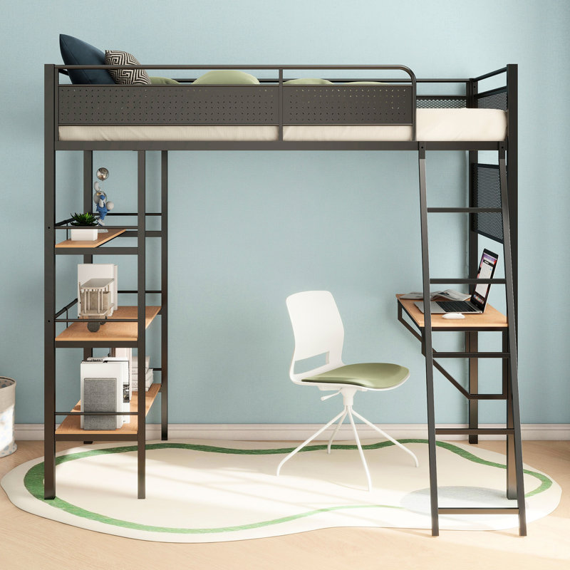 Lit mezzanine simple en métal à économie d'espace avec panneaux en filet, bureau intégré et trois tablettes ouvertes avec lit noir mat et 3 tablettes pour l'espace de travail