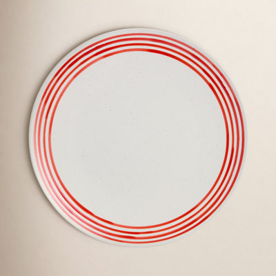 Dockside Red Stoneware Salad Plates – Set of 4, 9-Inch Coastal-Inspired, Chip-Resistant Tableware for Everyday Dining. Ideal for appetizers, salads, or desserts.