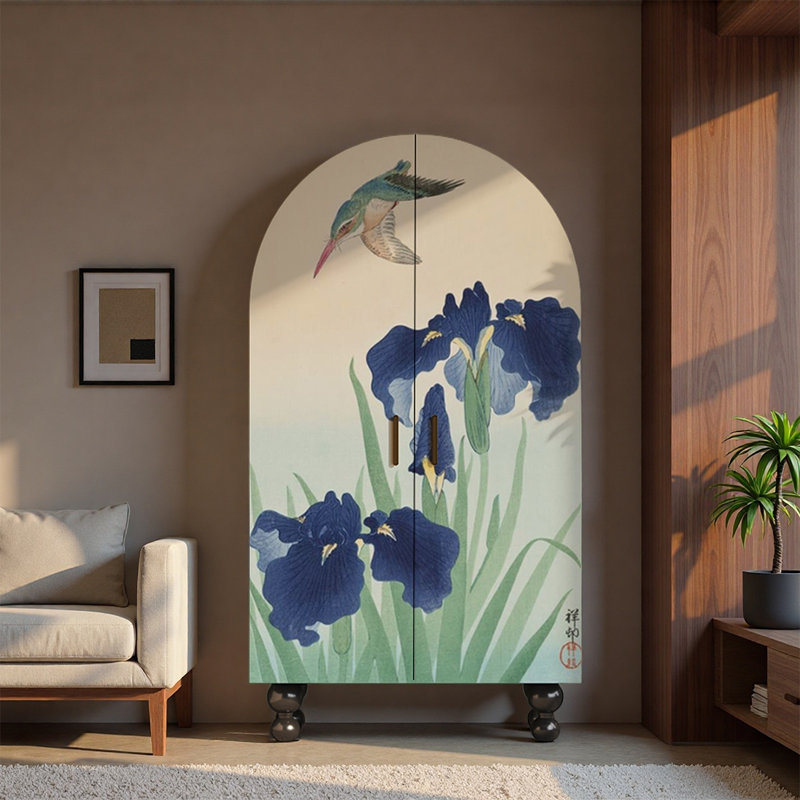 Garde-robe artistique en bois de frêne arqué