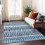 Tapis intérieur / extérieur bleu marine en polyester tissé à la machine Cearah-109575655