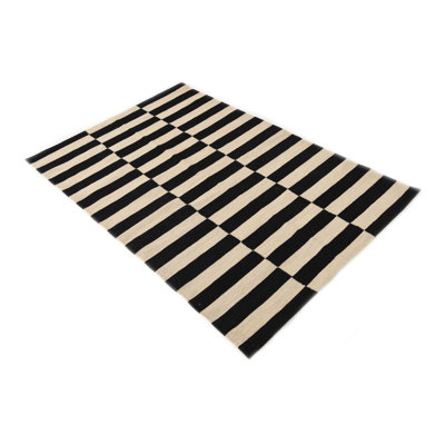 Tapis noir et blanc Newsom