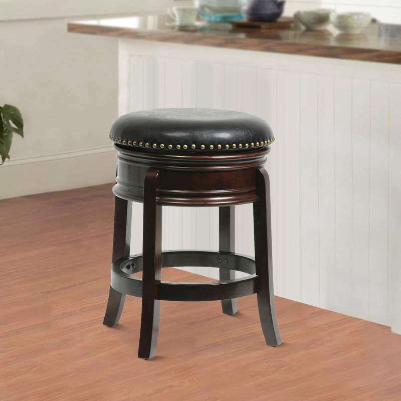 Tabouret de comptoir pivotant 24 po Sabi, bois massif, similicuir, Brun cappuccino, Noir