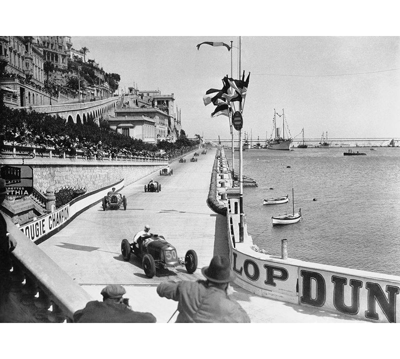 «Red Barrel Studio®», reproduction d'art sur toile tendue sous le titre: Après le début du Grand Prix de Monaco en 1931
