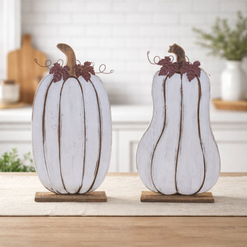 Distressed Wood Pumpkin Décor