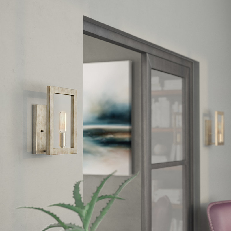 Biay Armed Sconce