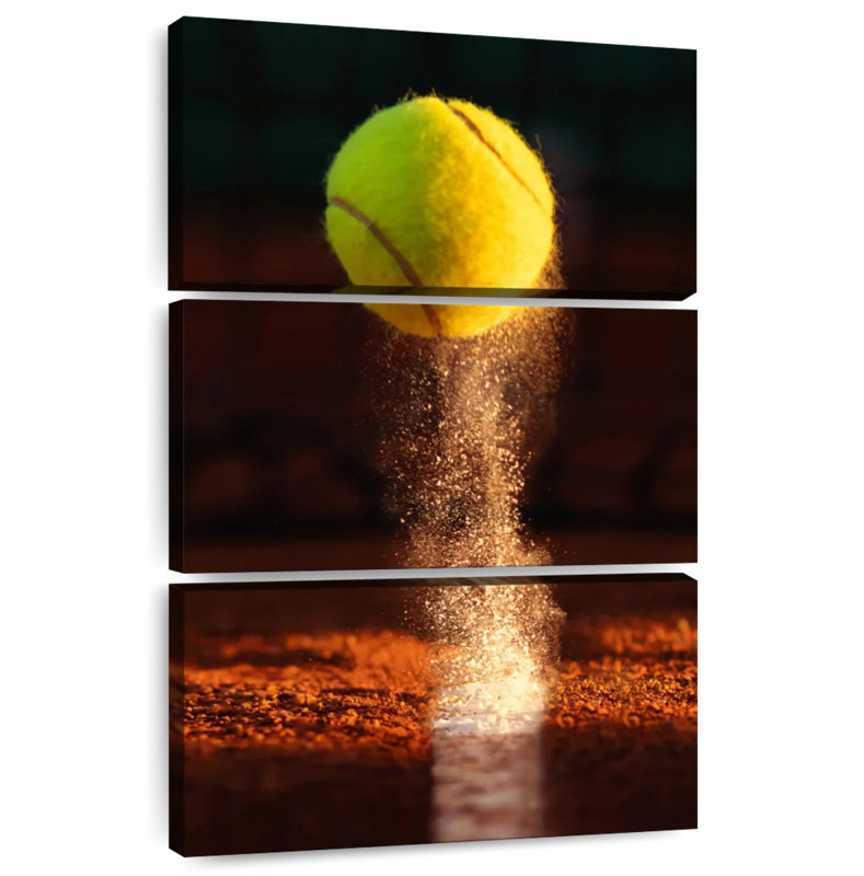 Balle de tennis Sireci sur la ligne, H 32 po x l 20 po