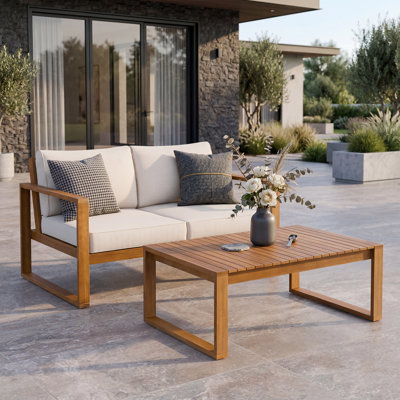 Canapé deux places Loomera avec table basse (partie 1 sur 2) - Mobilier d'extérieur en bois avec coussins texturés résistants à l'eau et assise profonde