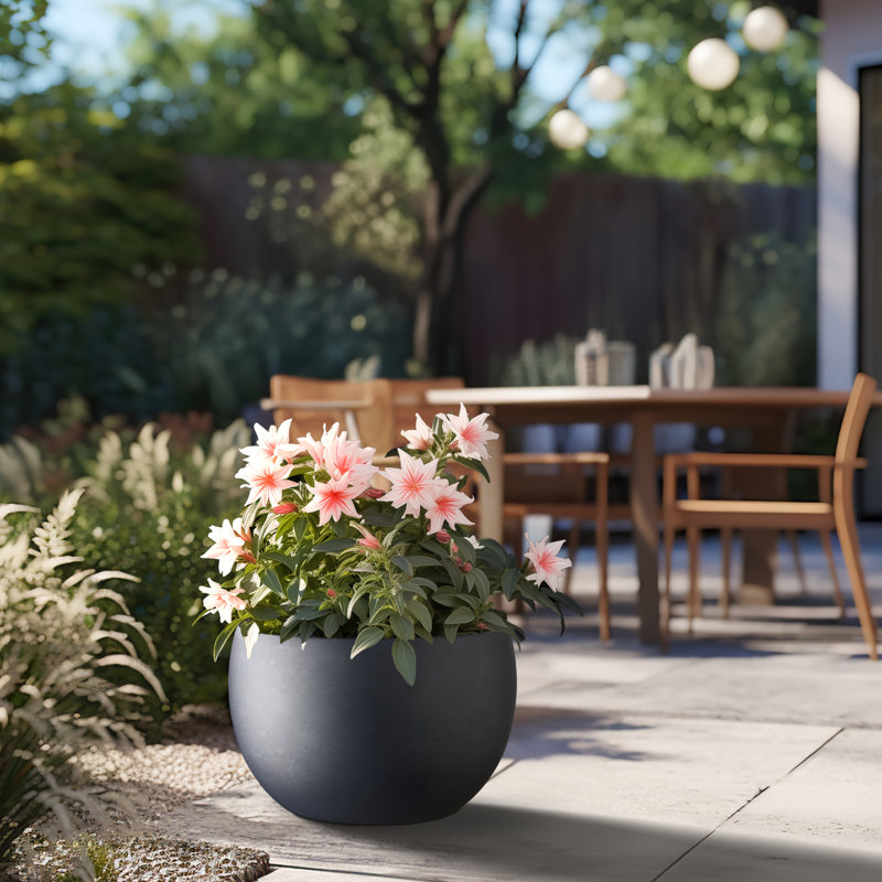 Pot à fleurs en ciment Highwoods, Gris granite, H 10,5 po x l 15 po x P 15 po
