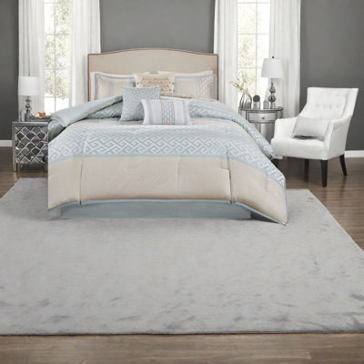 Elegant Aqua Polyester Bedding Set For Home Comfort