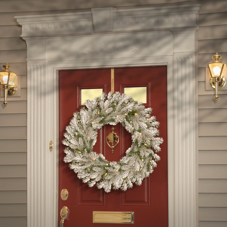 Popovich Snowy Sheffield Lighted Wreath