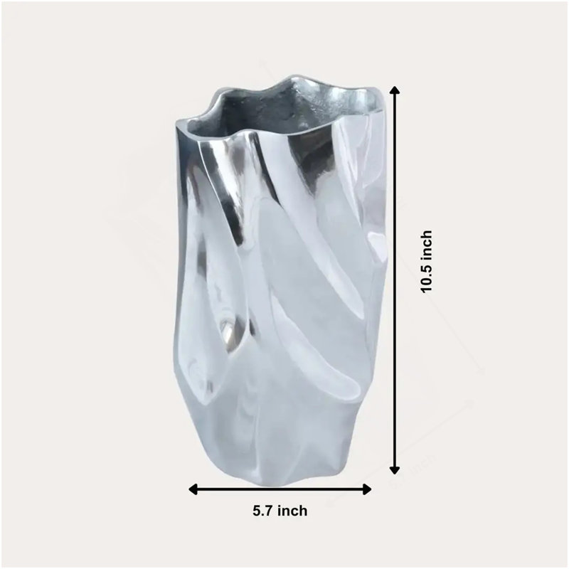 Décoration abstraite abstraite en aluminium et vase fluide en aluminium