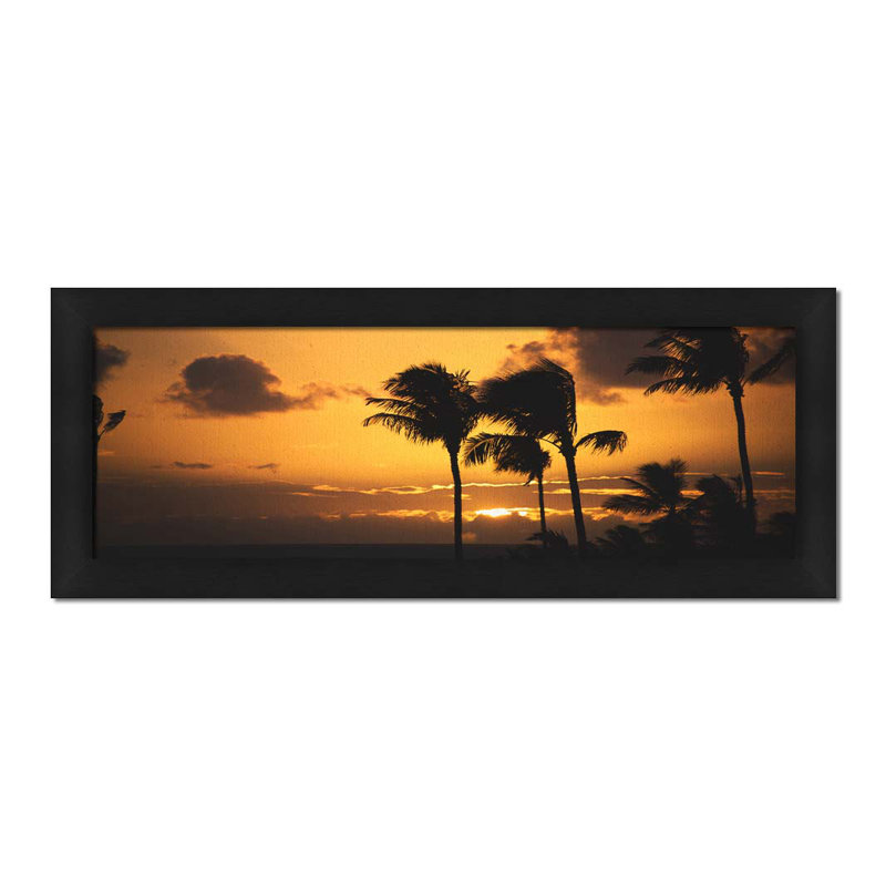 Maui Sunset - Panoramic par Kelly Wade. Impression sur papier - Montée et encadrée, H 19 po x l 49 po x P 1 po