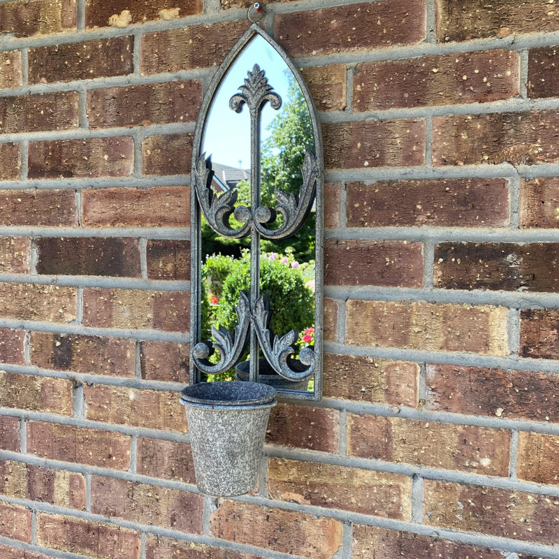 Elegant Rufus Metal Wall Planter, Durable & Hand-Finished Rustic Hanging Planter Wall Décor for Indoor or Outdoor Plants