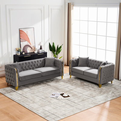 Luxurious 3+2 Seat Velvet Button-Tufted Chesterfield Sofa with Gold Accents for Elegant Living Spaces