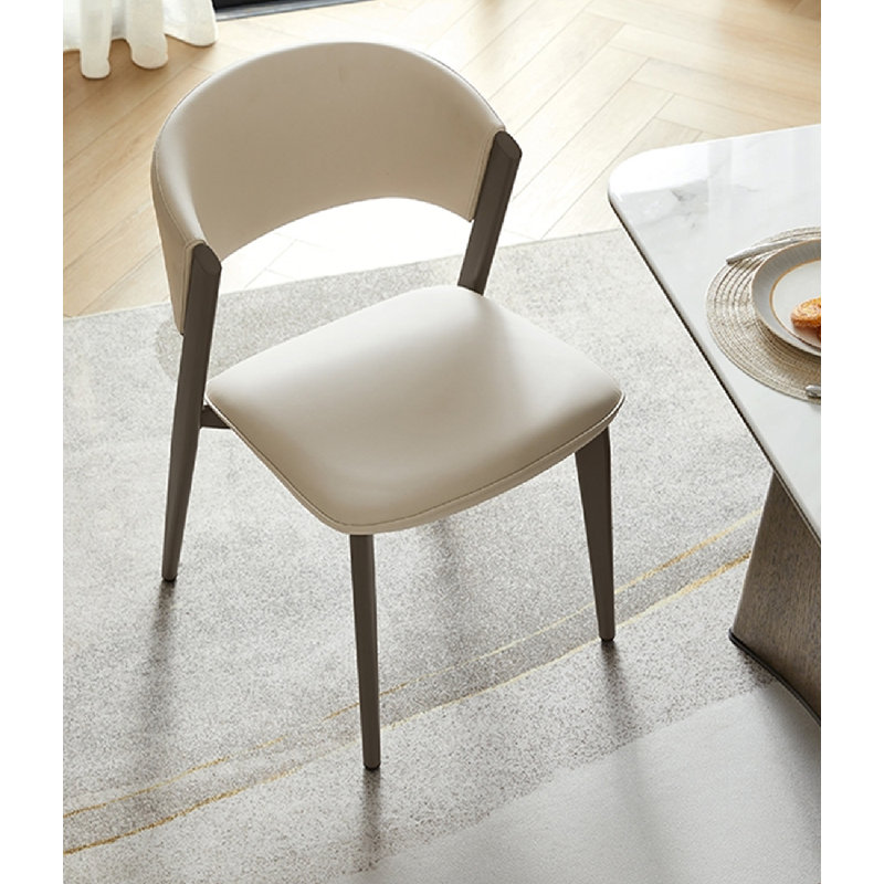 Chaise de salle à manger moderne et simple en cuir
