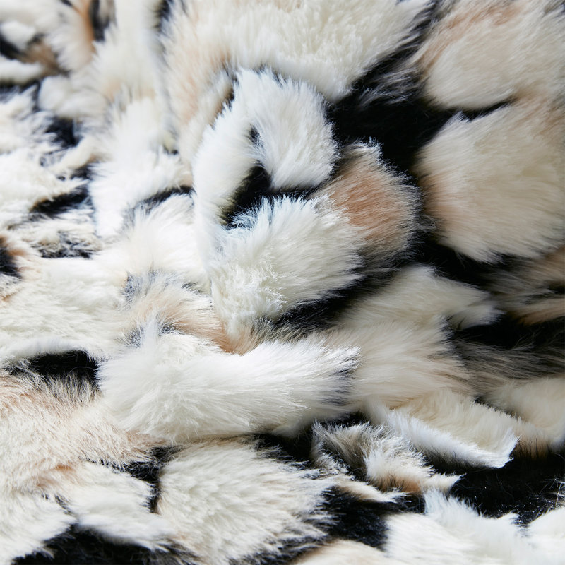 That's What An Ocelot's Tummy Looks Like Coma Inducer Faux Fur Oversized Comforter Set, Queen Comforter + 2 Shams, White
