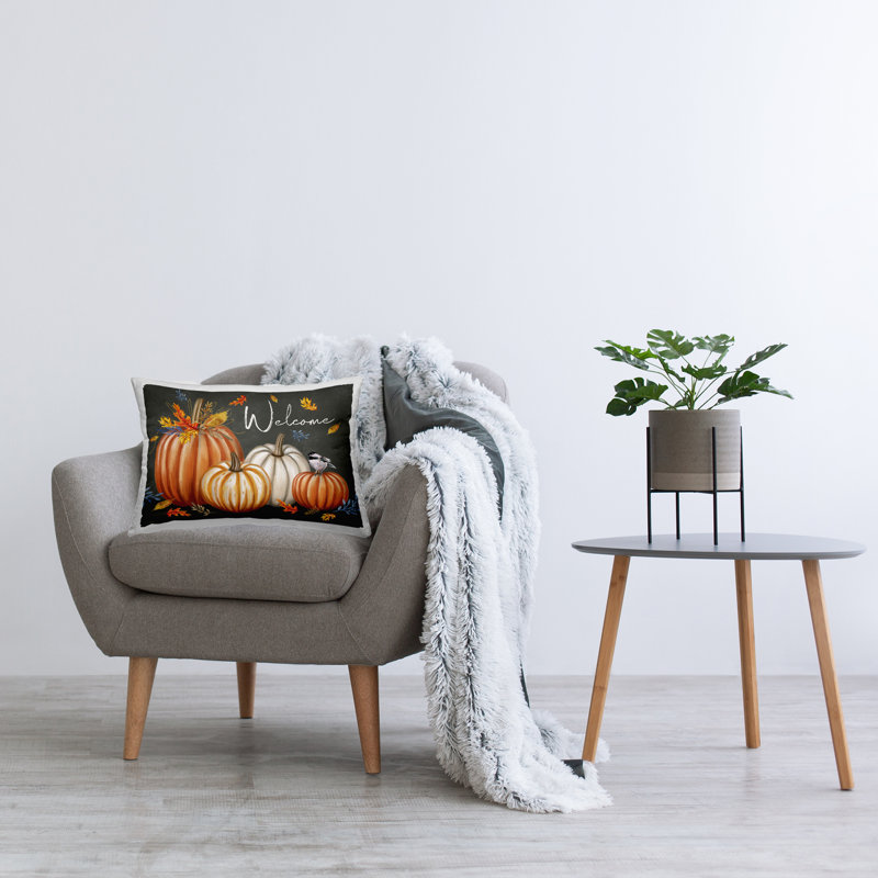 Coussin décoratif "Welcome with Autumnal Pumpkins" par Elizabeth Tyndall