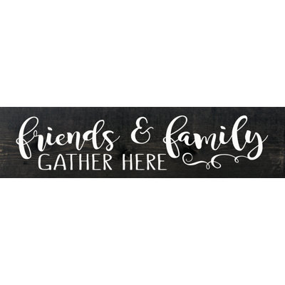 Les amis et la famille se rassemblent ici (maison de campagne)