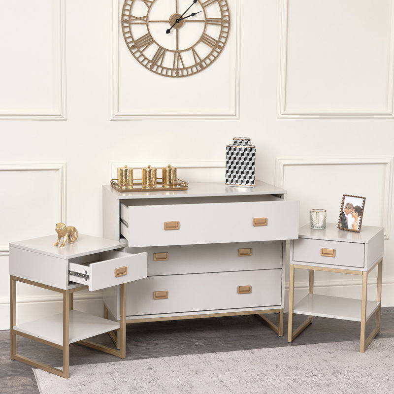 Argusville Metal Piece Bedroom Set, Cream