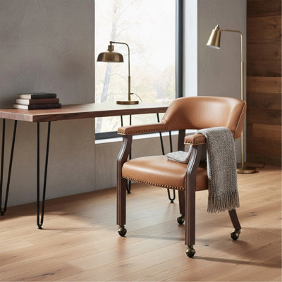 Chaise de salle à manger et de jeu Gorman en noyer avec similicuir