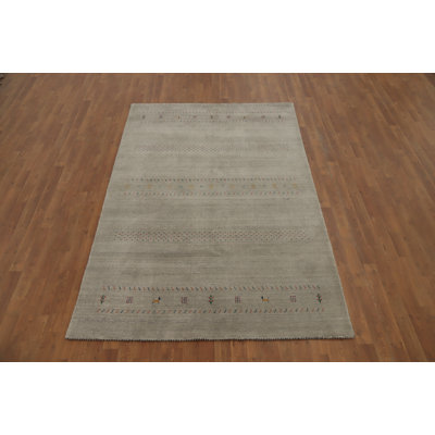 Tapis de style neutre Gabbeh 5 x 8 avec embellissements linéaires simples