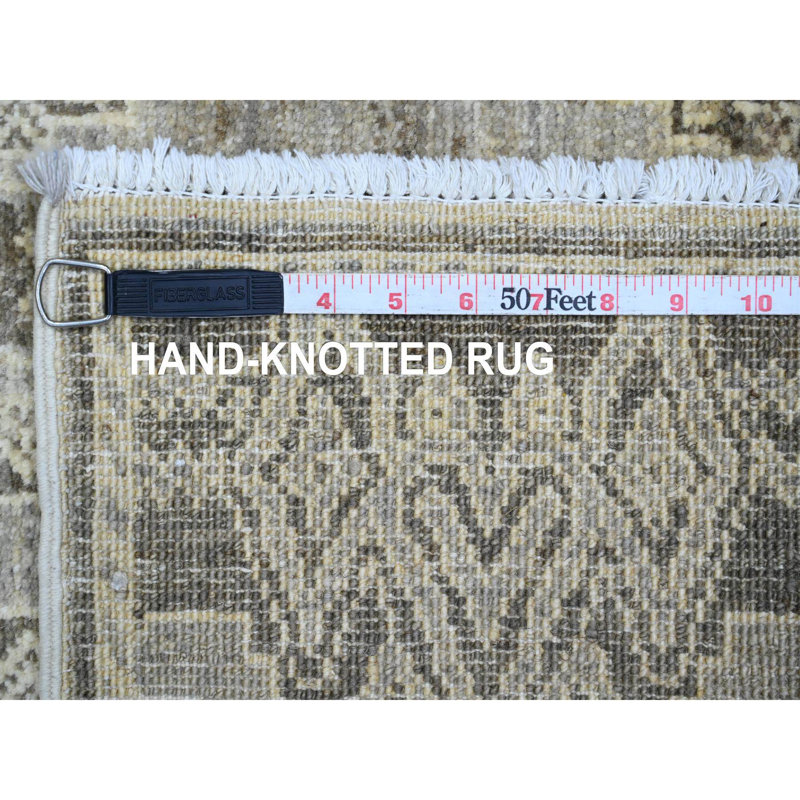 Tapis gris moyen 4 pi x 11 pi 9 po, motif géométrique complexe, influence berbère, tissage dense, laine de haute montagne, tapis oriental noué à la main