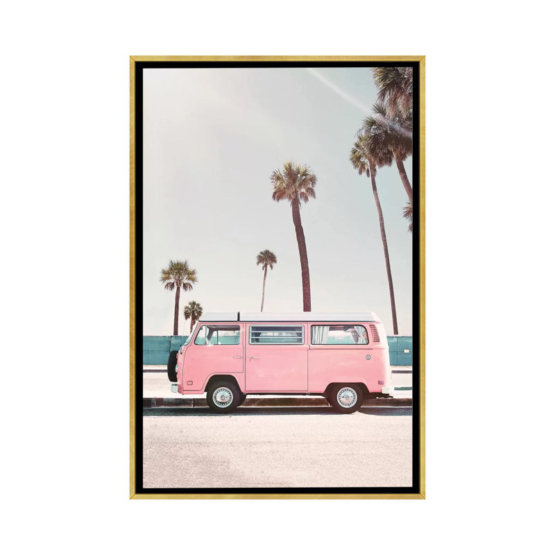«Pink Van» par Sissi & Seb - reproduction de photo, H 26 po x l 18 po x 1,5 po, Toile encadrée d'or, Pas de tapis