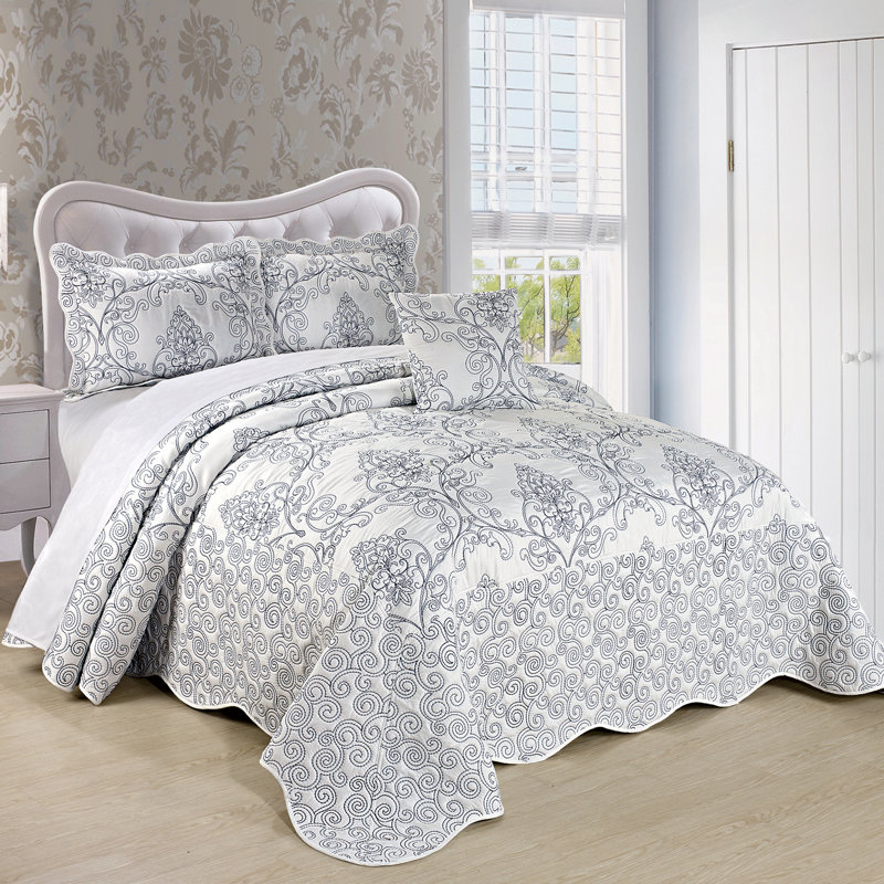 4 Piece Damask Oversized Embroidery Bedspread Set, Queen Quilt + 2 Queen Shams + Throw Pillow, White