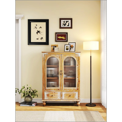 Armoire de rangement Vintage Farmhouse avec 2 portes en verre et 2 tiroirs, bois vieilli pour un charme rustique et beaucoup de rangement