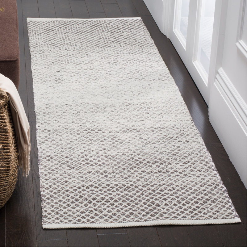 Tapis géométrique en coton fabriqué à la main gris clair / ivoire Amaya, Tapis de couloir 2 pi 3 po x 10 pi