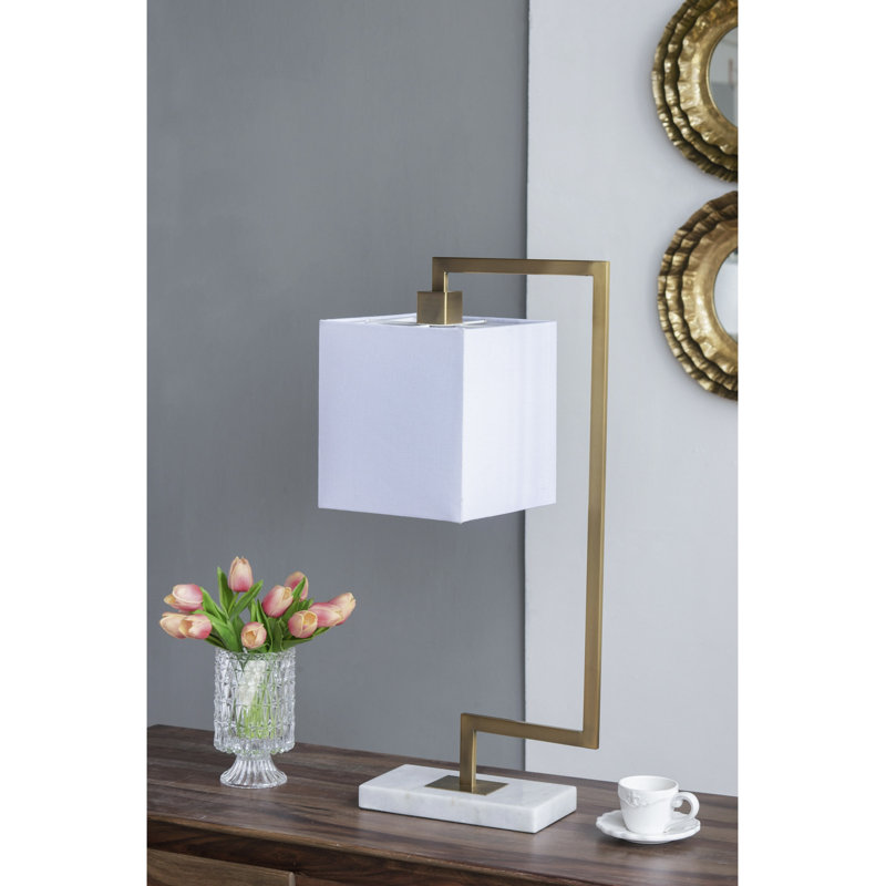 Lampe de table 9 po x 14,3 po x 25,2 po