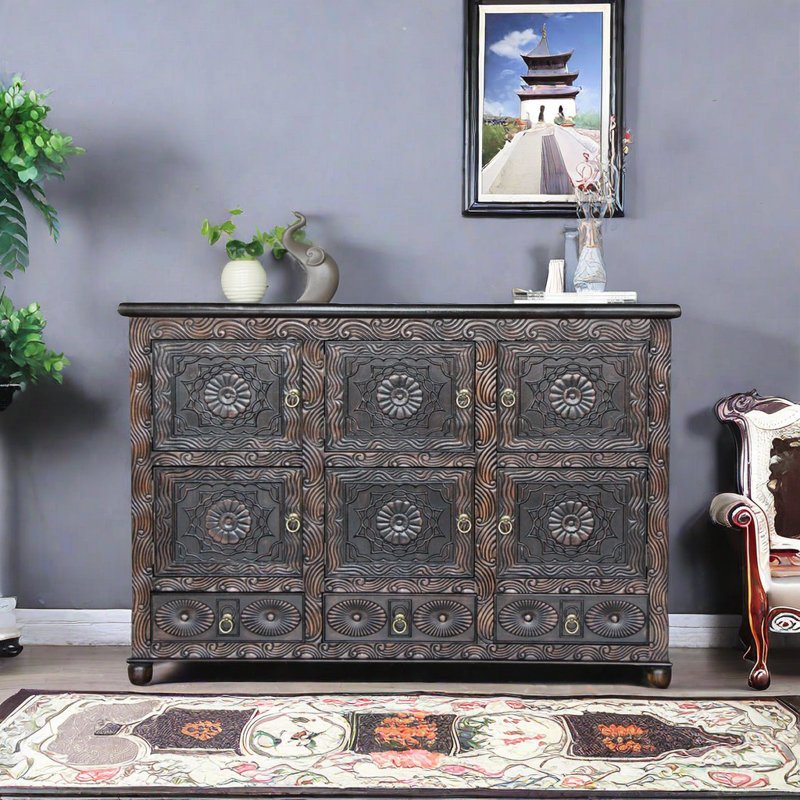 Buffet décoratif en bois massif