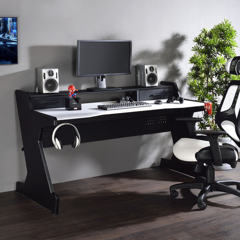 Bureau de jeu noir et blanc
