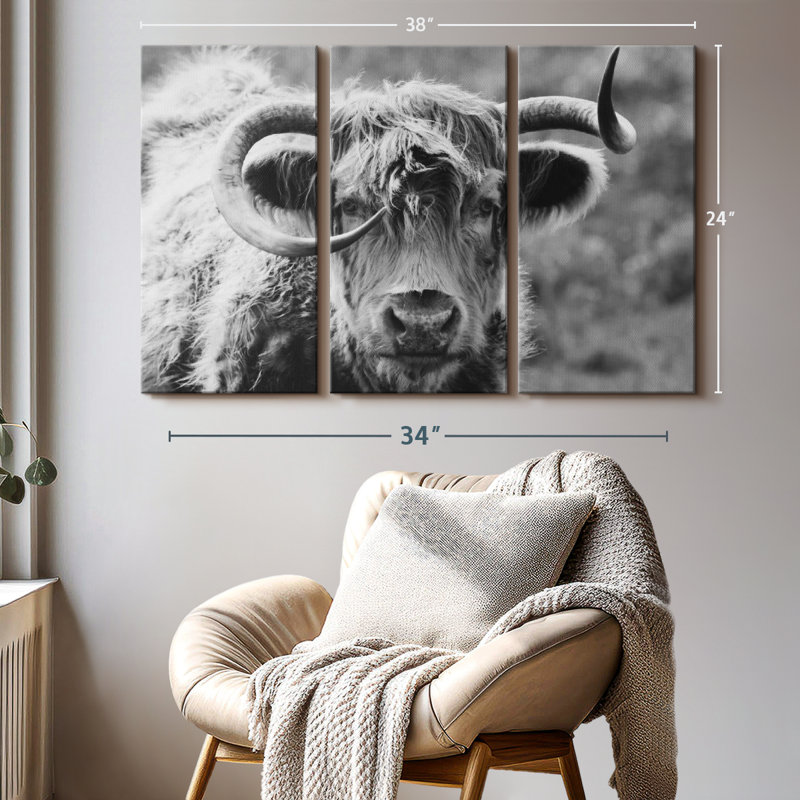 Vache monochrome sur toile 3 pièces, H 24 po x l 38 po x P 1,25 po