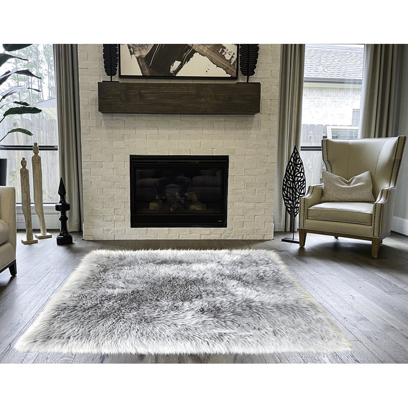 Mar Vista Faux Sheepskin Indoor Rug, Square 6'6"