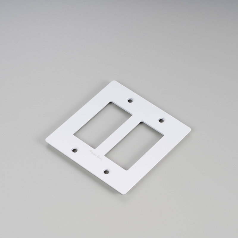 2G Plate / Logo, White