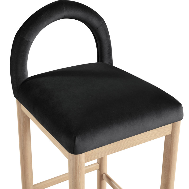 Tabouret de comptoir Conrad, Siège en velours noir / structure naturelle