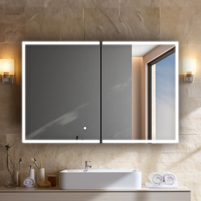 Armoire à pharmacie Edge Royale avec miroir de maquillage à DEL 3X, désembueur et prises électriques