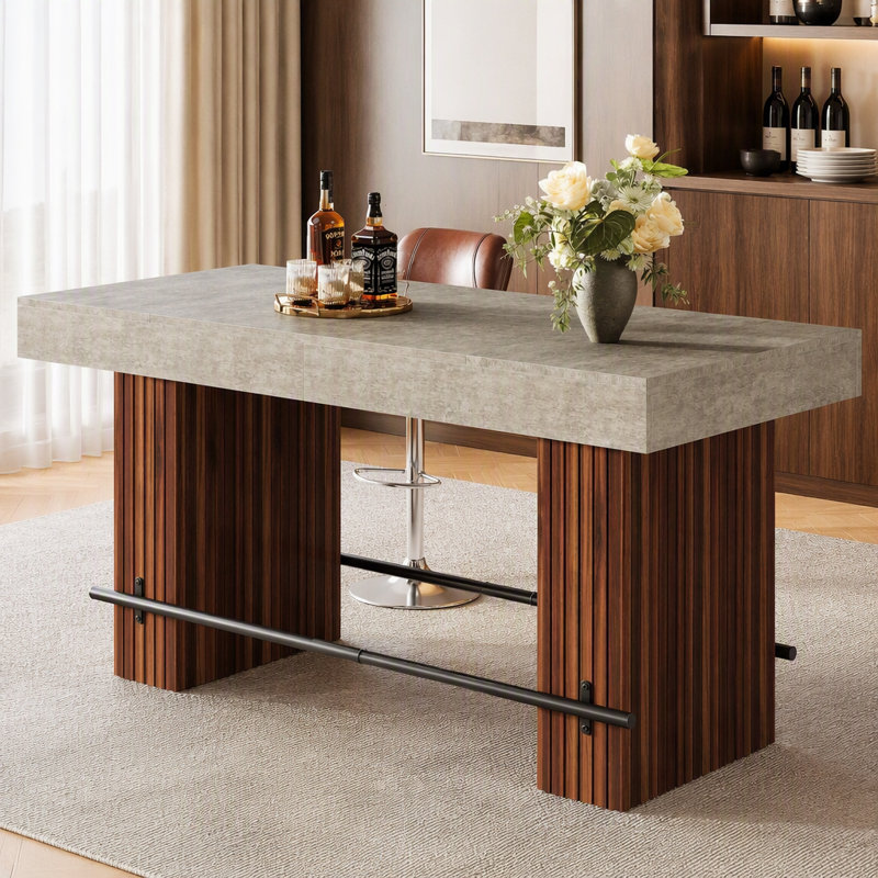 Table de bar de 158 cm (62,2 po), table de comptoir industrielle pour pub et salle à manger, plateau brun rustique et repose-pieds en métal, cuisines et salles à manger