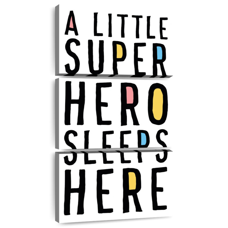 Un petit super-héros dort ici, H 27 po x l 12 po