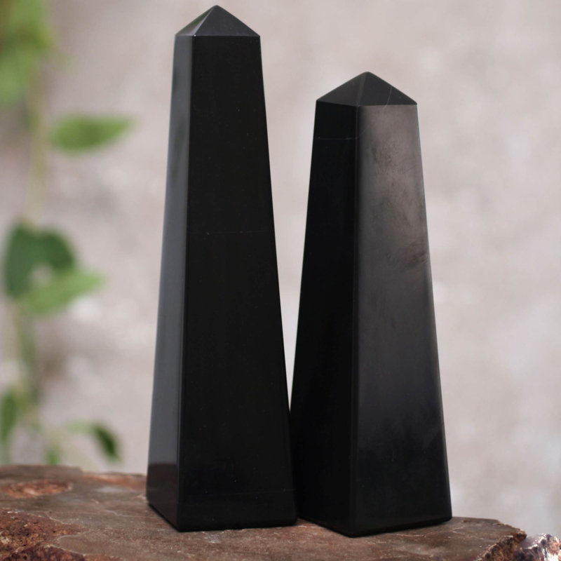 Ensemble de sculptures de pierres précieuses fabriquées à la main Jadine