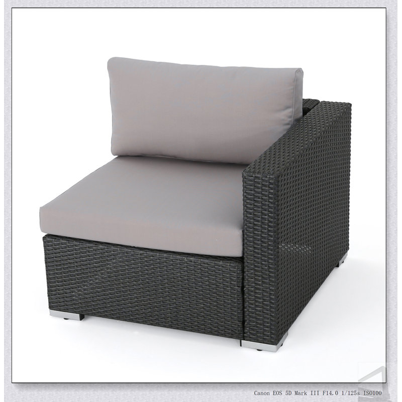 Fauteuil droit avec revêtement gris élégant et structure en aluminium durable pour un confort et un style modernes.