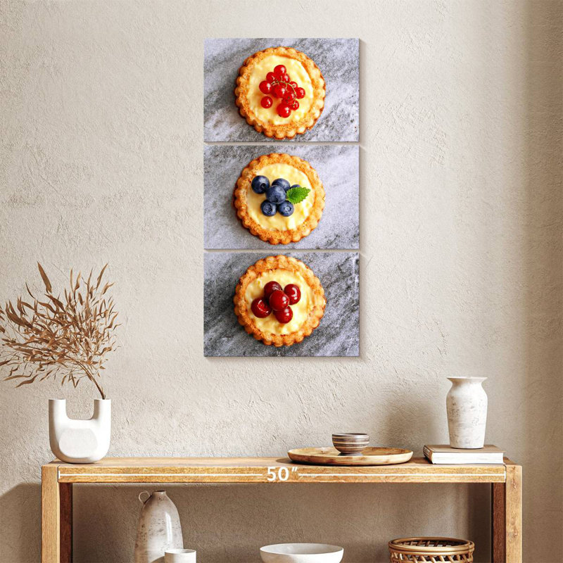 Tartelettes aux baies, H 38 po x l 18 po