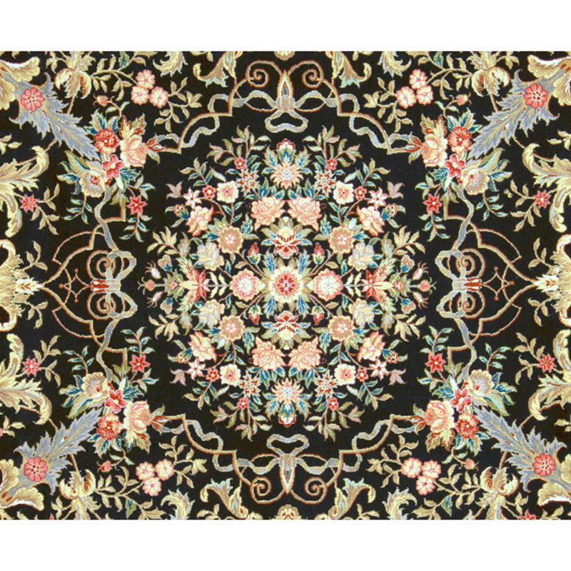 Hand Knotted Oriental Area Rug in Black