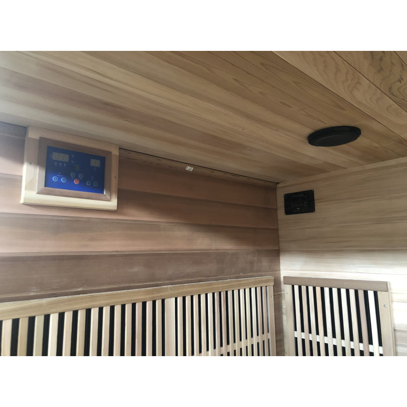 SunRay Saunas Roslyn 4 - Person Bluetooth Compatible FAR Infrared Sauna in Cedar